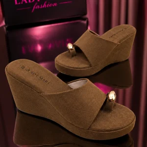 Balanced-heel shoes